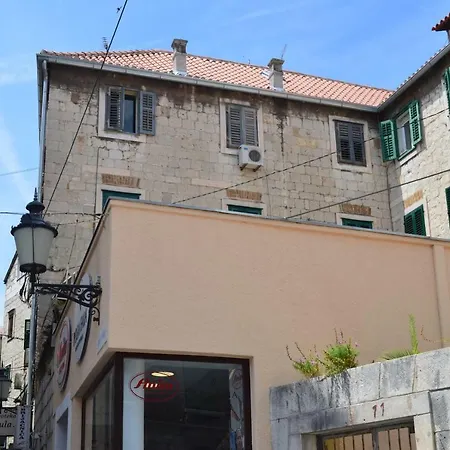 Apartman Centre Luka Апартаменты